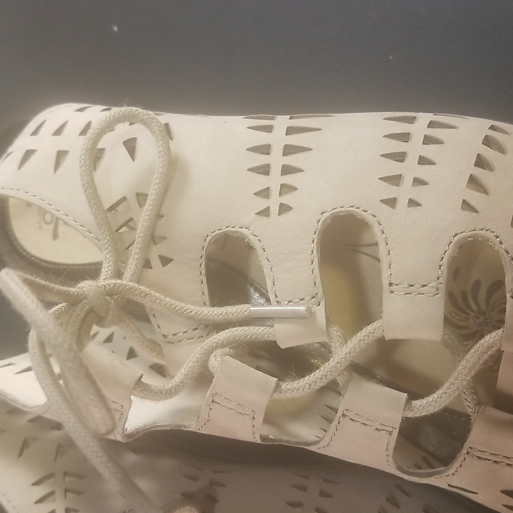 Shoes - Picture 2 of 4